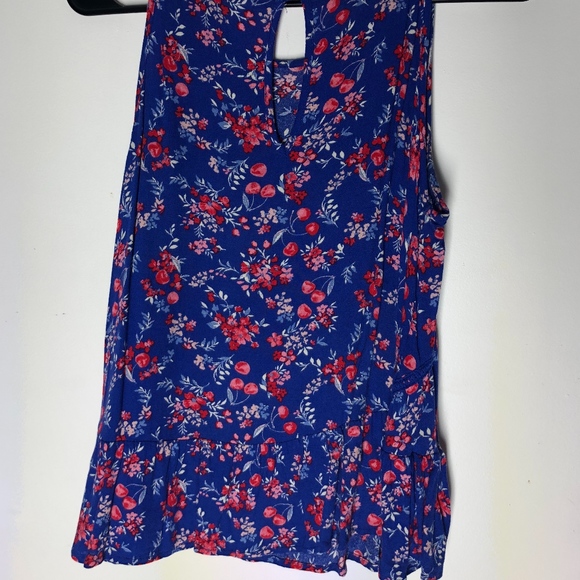 Top - Picture 2 of 2